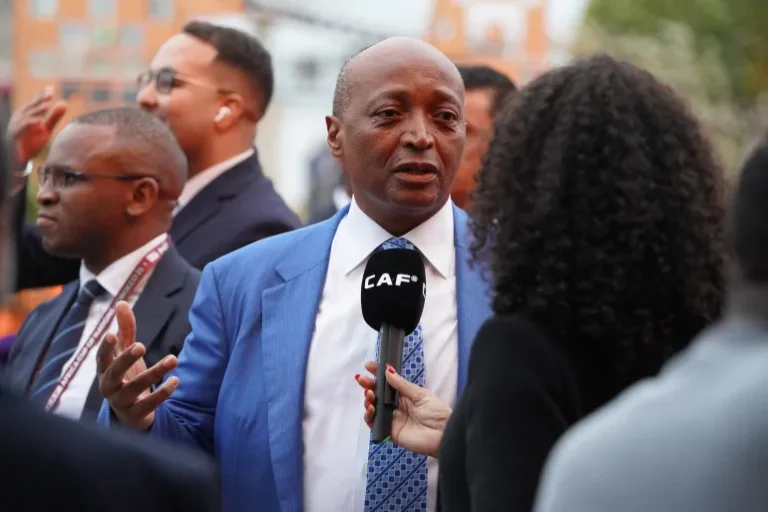 CAF yahanishije Patrice Motsepe uyiyobora gutanga amadolari  100,000