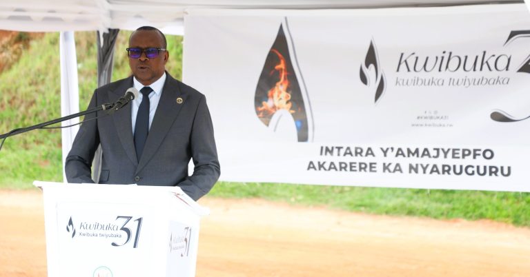 Minisitiri Dr Bizimana yagaragaje uruhare rwa perezida Habyarima mu itsembwa ry’abatutsi i Kibeho
