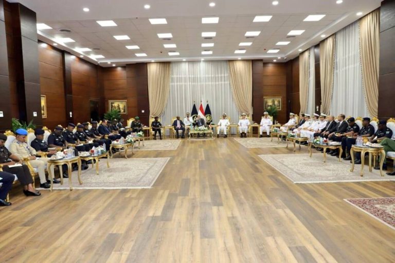 Abofisiye biga mu Ishuri rikuru rya Polisi bari mu rugendoshuri mu Misiri